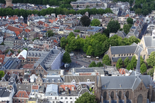 903403 Overzicht van het Janskerkhof en omgeving te Utrecht, met op het Janskerkhof de perspectivische tekening in het ...